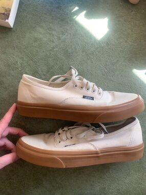 Vans Cream Canvas Low-Top Sneakers with Gum Sole
